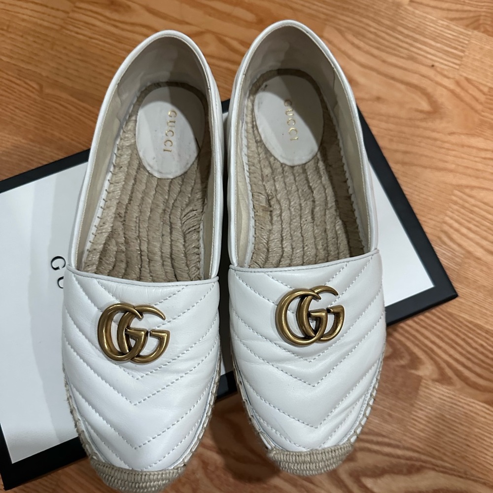 Women’s Gucci slide ons